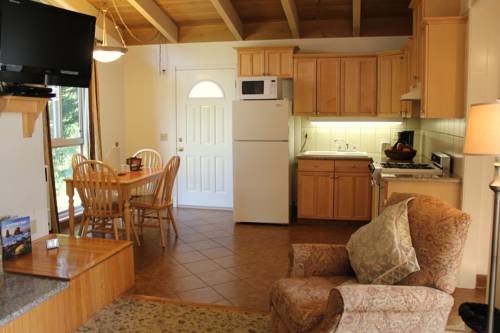 Фото Andril Fireplace Cottages