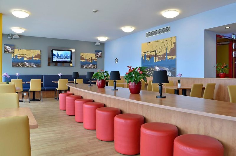 Фото B&b Hotel Saarbrücken-Hbf