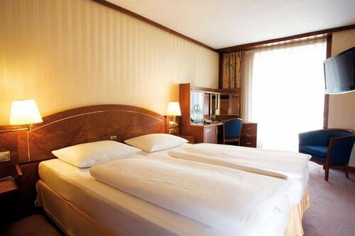 Внешний вид отеля Best Western Premier Grand Hotel Russischer Hof в Веймаре, фото 4