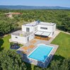 Lush Villa in Belavici with Pool & High-End Kitchen