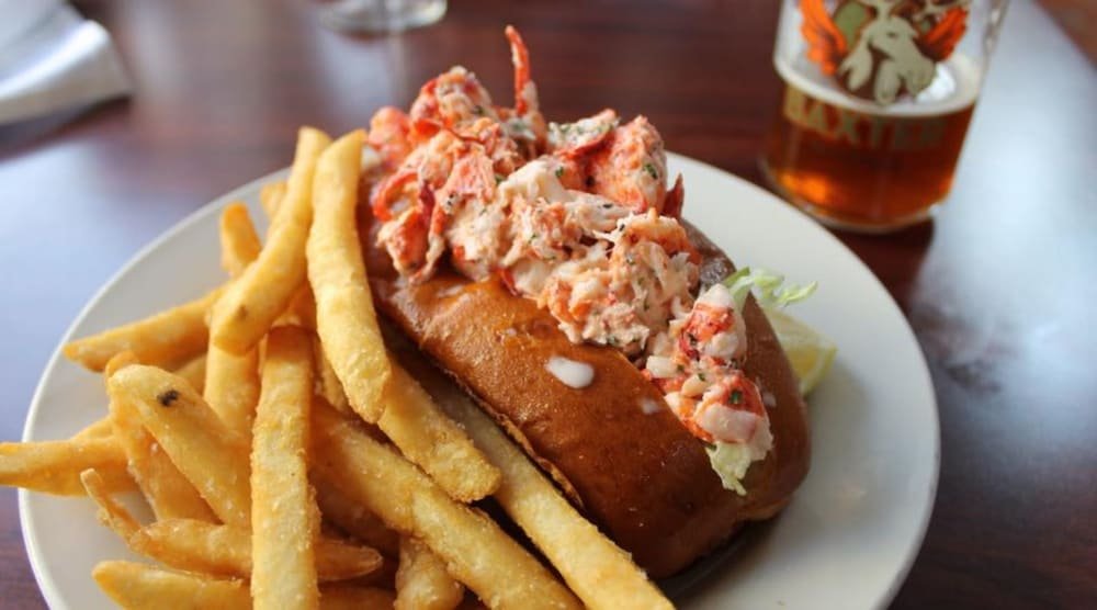 Фото Dockside Guest Quarters & Restaurant