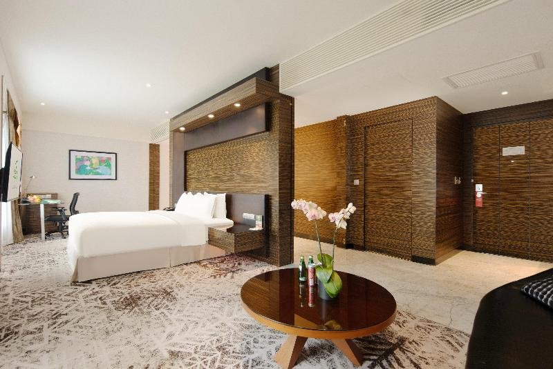 Фото Holiday Inn Shanghai Hongqiao West