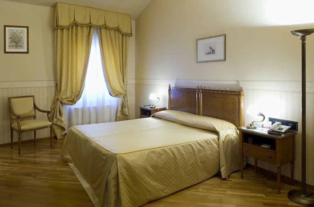 Фото Albergo Delle Notarie