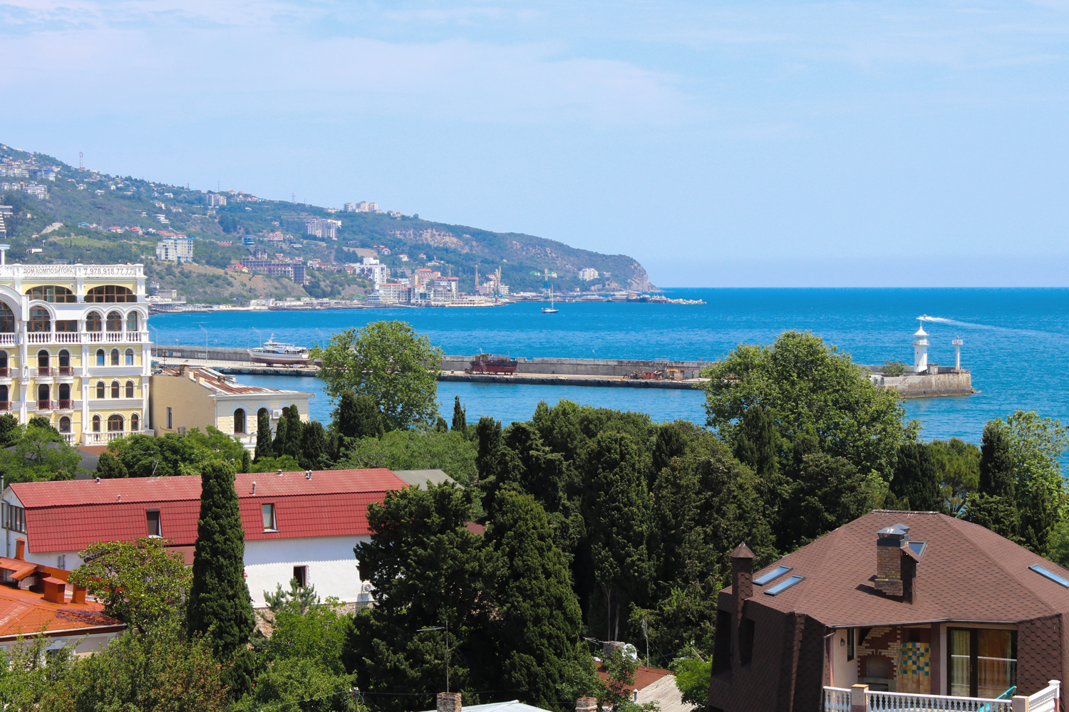 Фото отеля 1