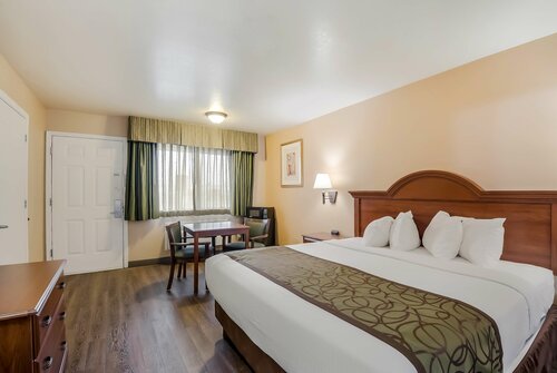 Гостиница SureStay Hotel by Best Western Fernley