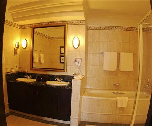 Фото Mövenpick Hotel Windhoek