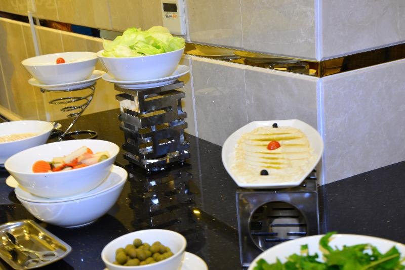 Фото Crown Town Hotel