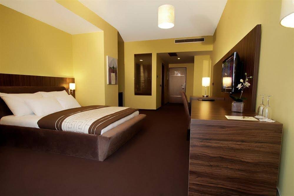 Фото Hotel Sirius