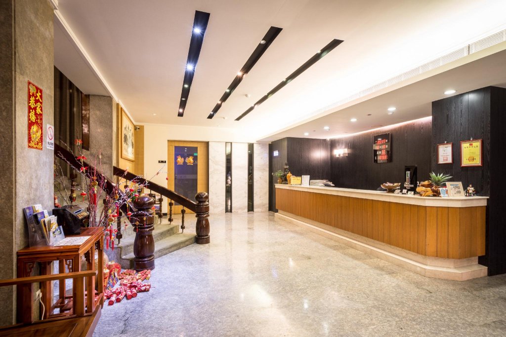 Фото Country Garden Hotel