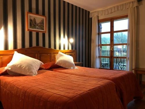 Гостиница Hotel Eriste в Арагоне