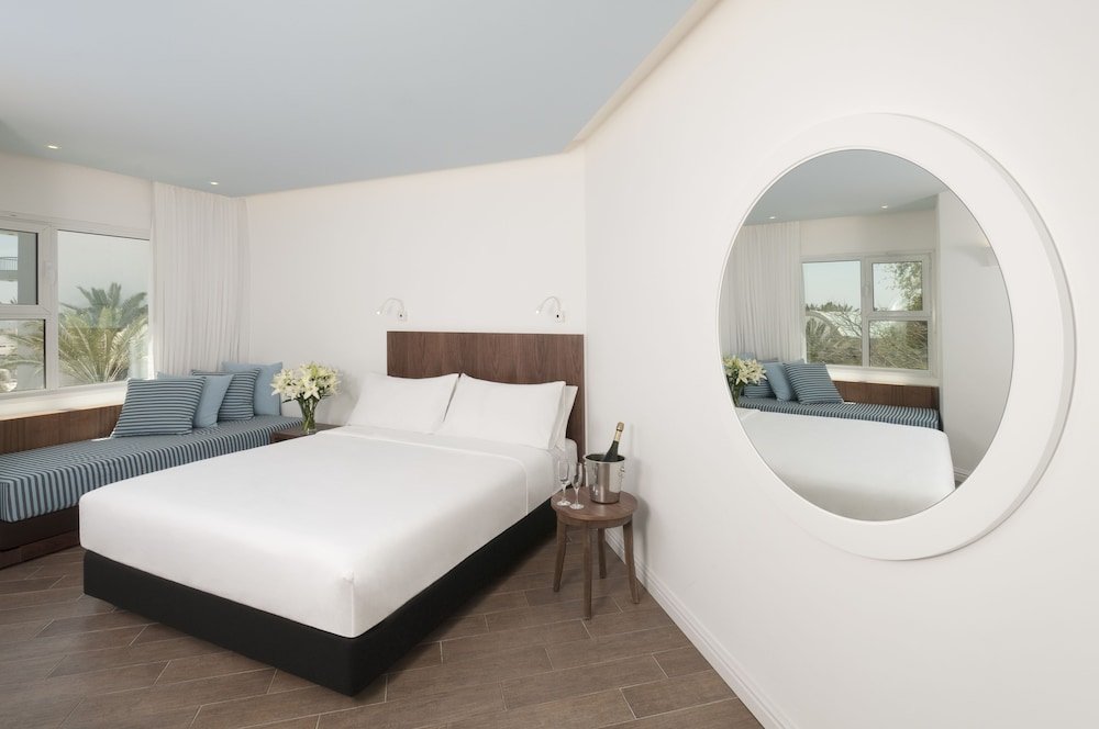 Фото U Coral Beach Club Eilat Ultra All Inclusive