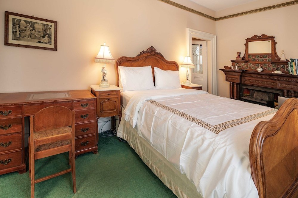 Фото Amethyst Inn