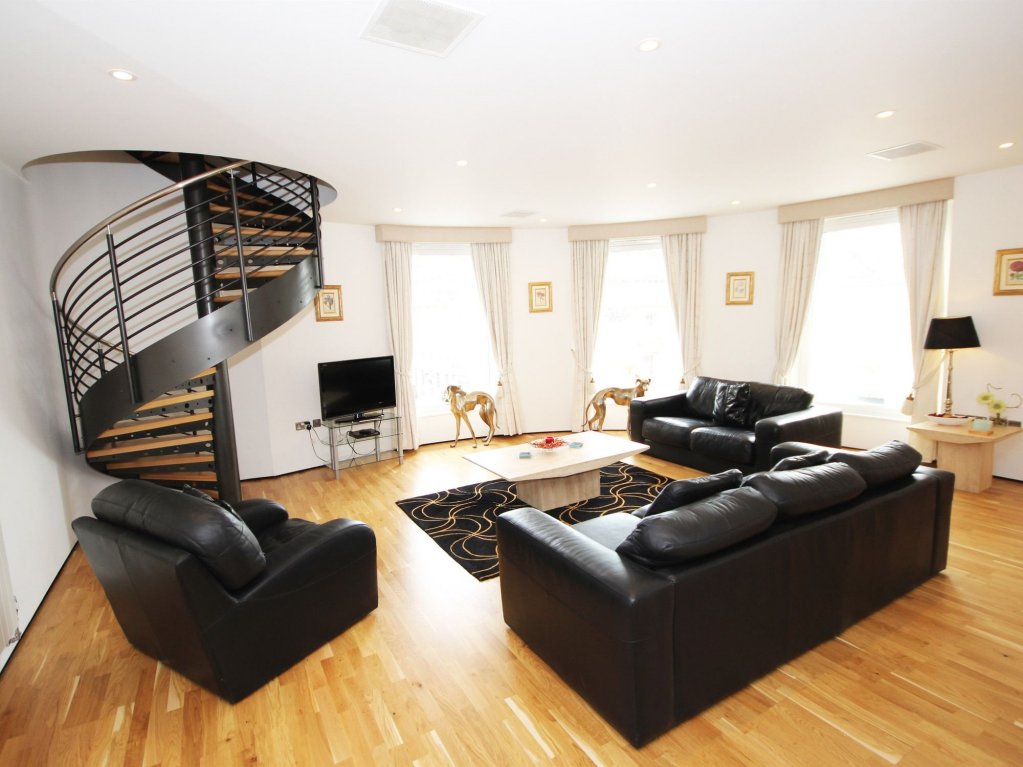 Фото Grey Street Hotel