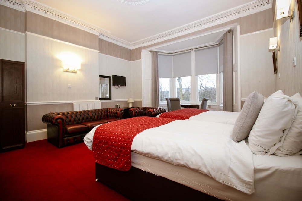 Фото Embassy Apartments