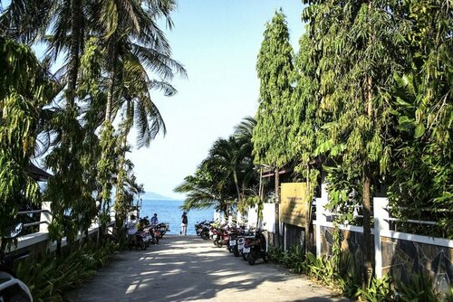 Гостиница Maenam Bay Resort