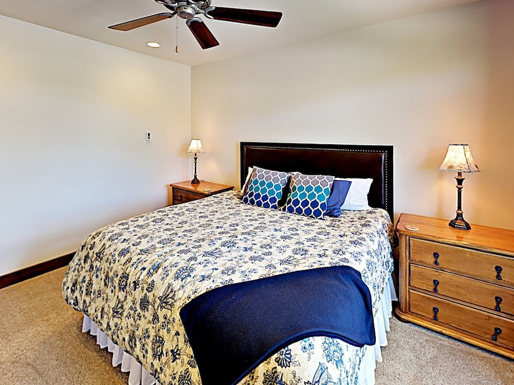 Фото Steamboat Springs Skiers Townhouse by RedAwning