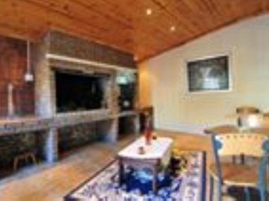 Фото Oasis Country Lodge