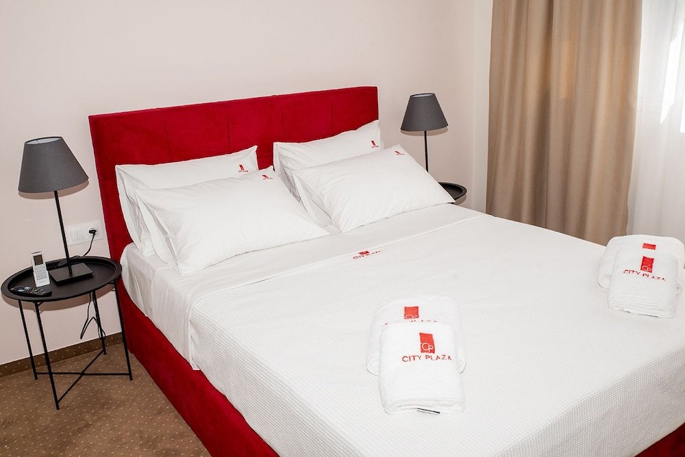 Фото City Plaza Apartments & Rooms