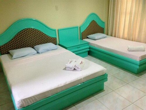 Гостиница Queens Beach Resort Boracay