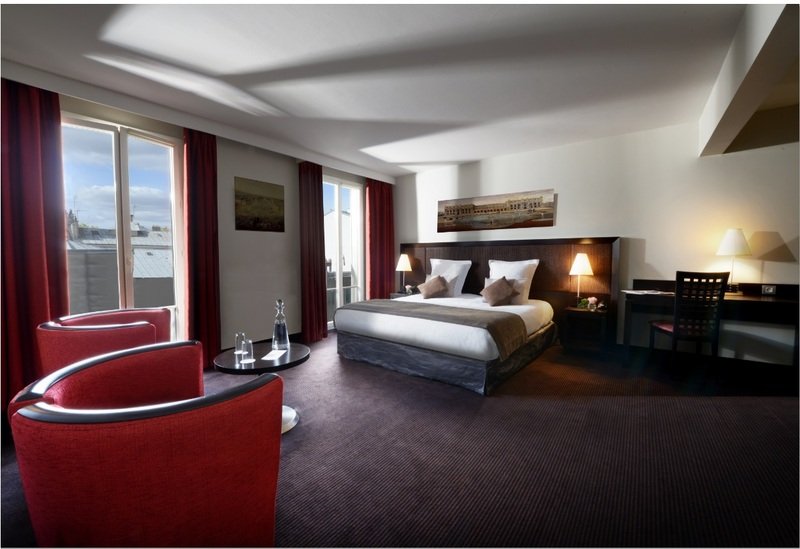 Фото Hôtel Le Versailles