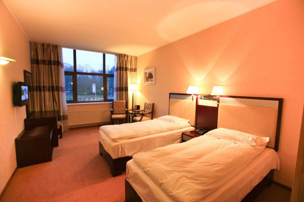 Фото New Ocean Paradise Hotel