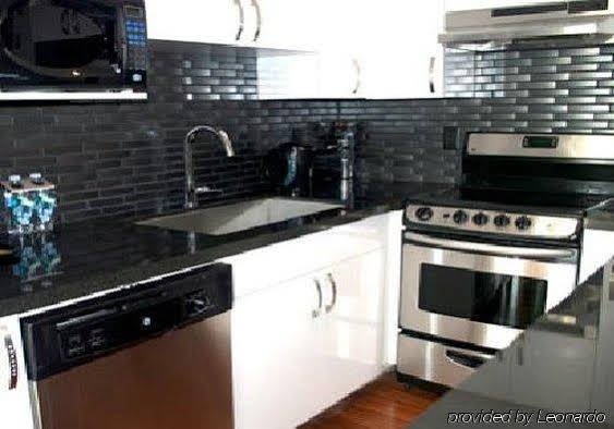 Фото Sandman Signature Vancouver Airport Hotel & Resort