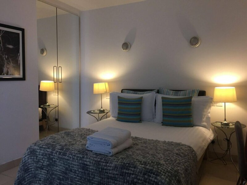Гостиница The Luxury Inn в Лондоне