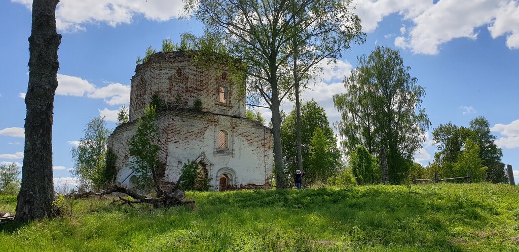 Iglesia ortodoxa Tserkov Troitsy Zhivonachalnoy V Rabezhe, , foto