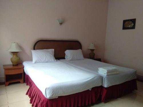 Фото Petchkasem Grand Hotel