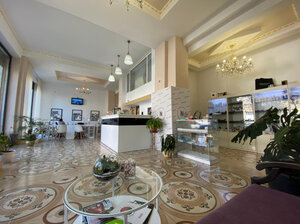 Inessa nails (Sukhumi, ulitsa Konfederatov, 13) ، صالون العناية بالأظافر