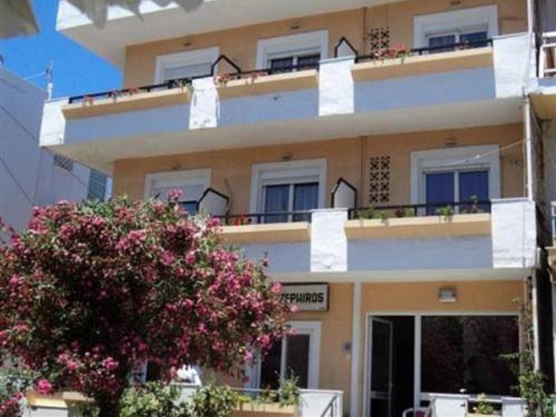 Фото Zefyros Hotel