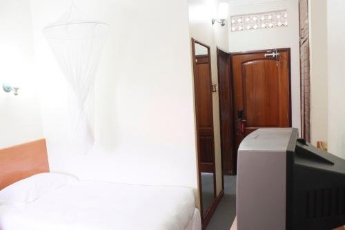 Фото Mbale Resort Hotel