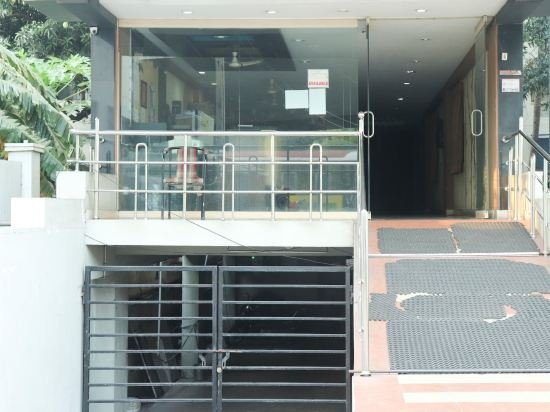 Фото Hotel Sai National