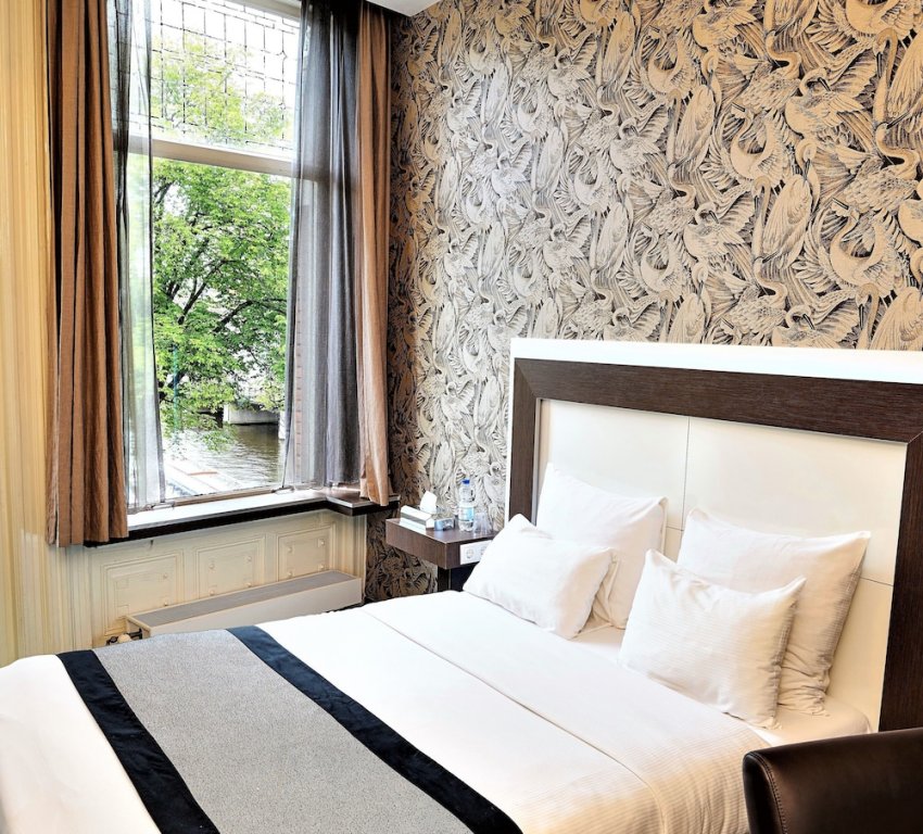 Фото Hotel The Bird