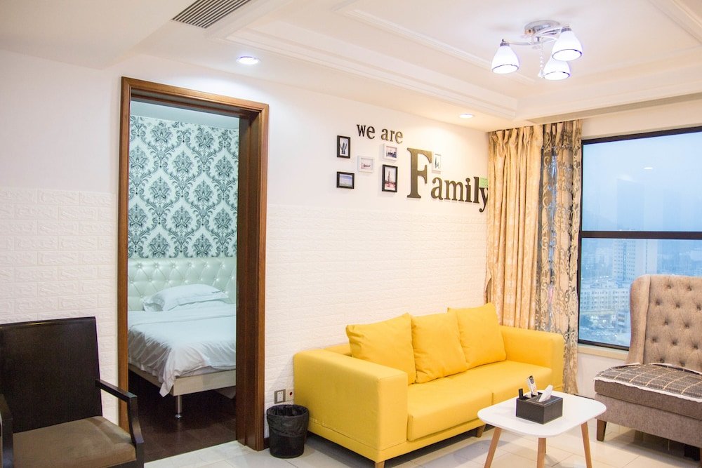 Фото Zhuhai Hualei Apartment