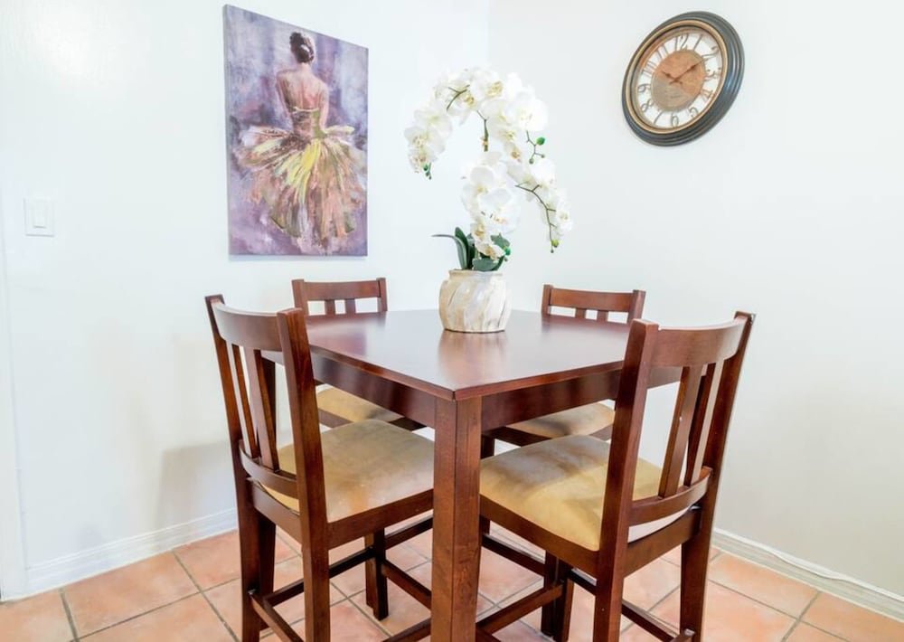 Фото 335 Ocean Walk Apartments