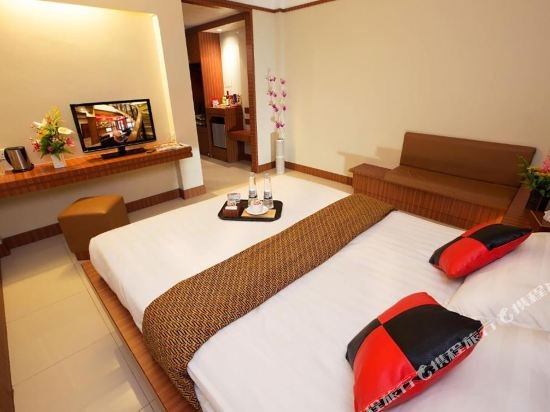 Фото Maximillian