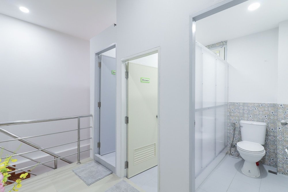Фото Oyo 724 Green Light Cafe&bed Hostel