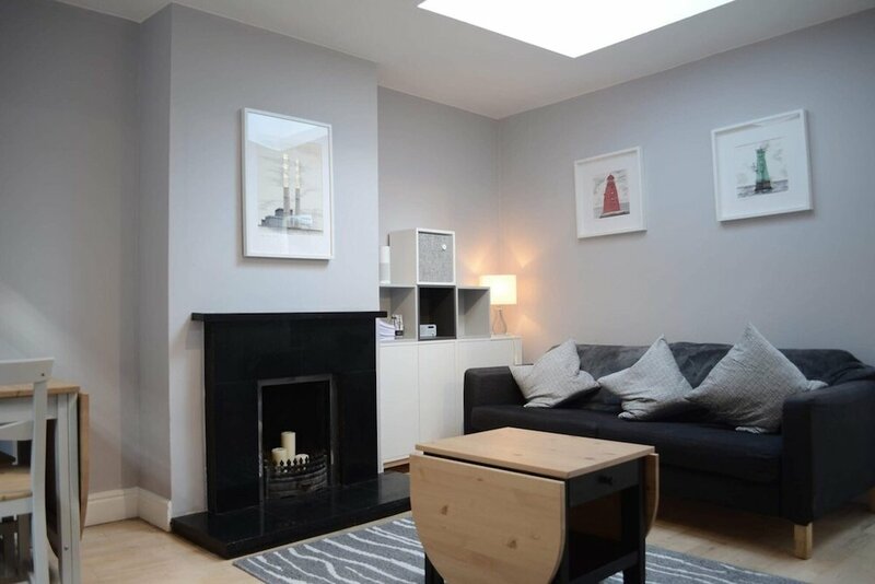 Гостиница 2 Bedroom Cottage in Central Dublin в Дублине