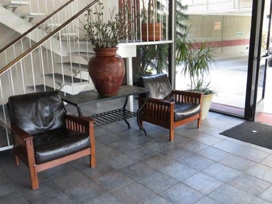 Фото Park Plaza Lodge Hotel