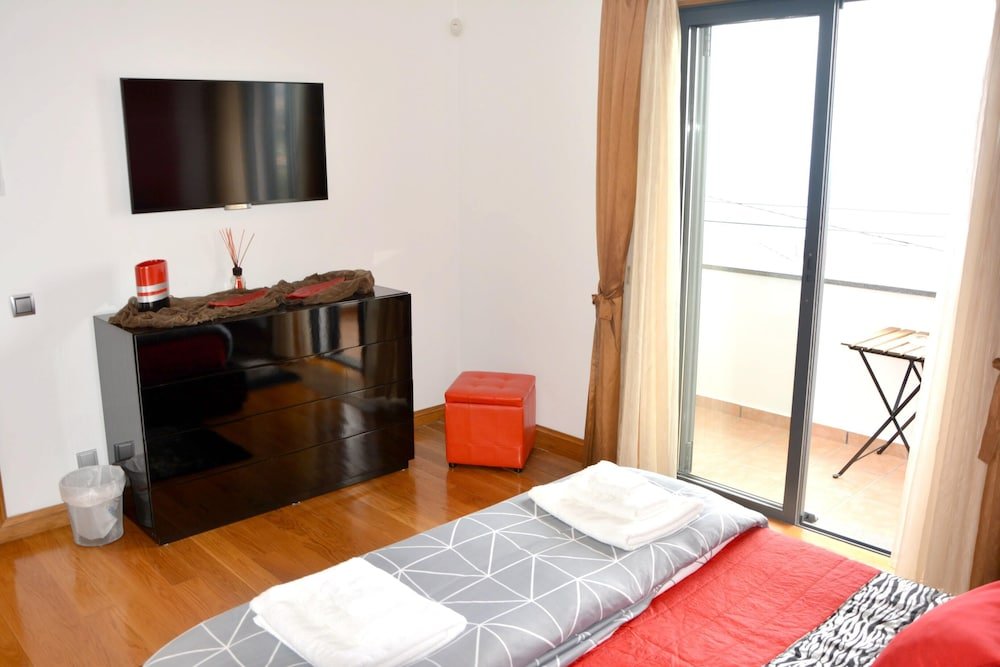 Фото House With 3 Bedrooms in Funchal, With Wonderful sea View, Private Pool, Enclosed Garden Near the Beach