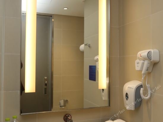 Фото Holiday Inn Express Chengdu Huanhuaxi, an Ihg Hotel