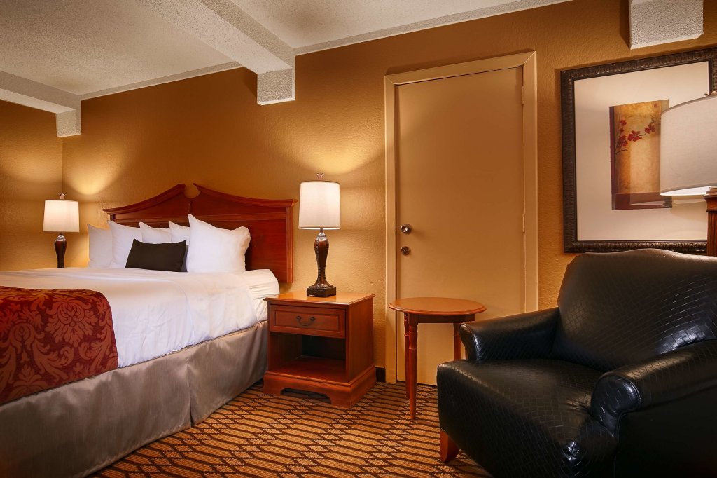 Фото Best Western Savannah Historic District