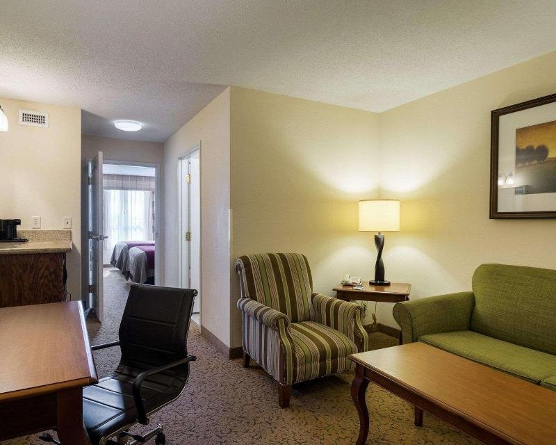 Фото Comfort Inn & Suites
