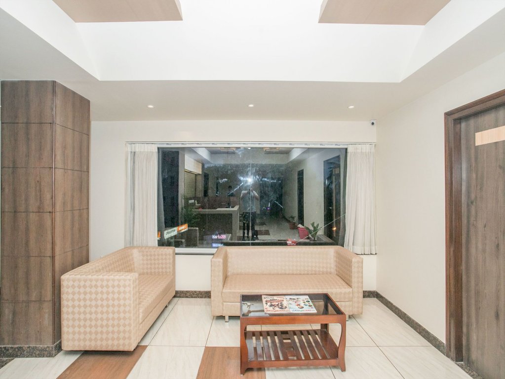 Фото Capital O 15403 Krishna Vaibhava