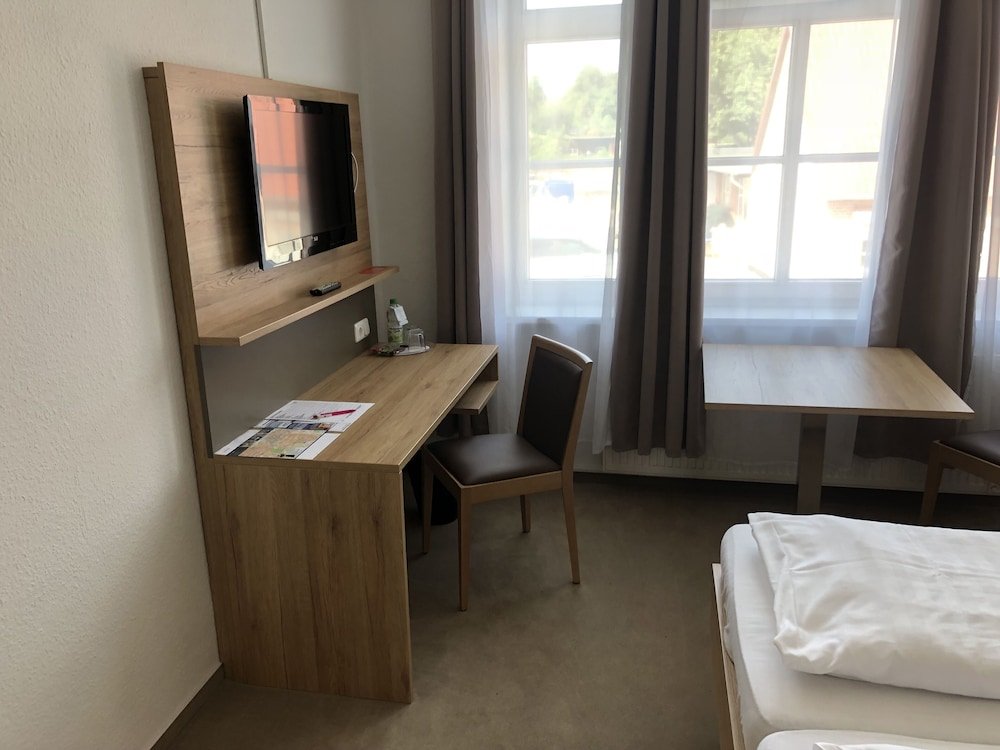 Фото Hotel Pension Zum Alten Fährhaus