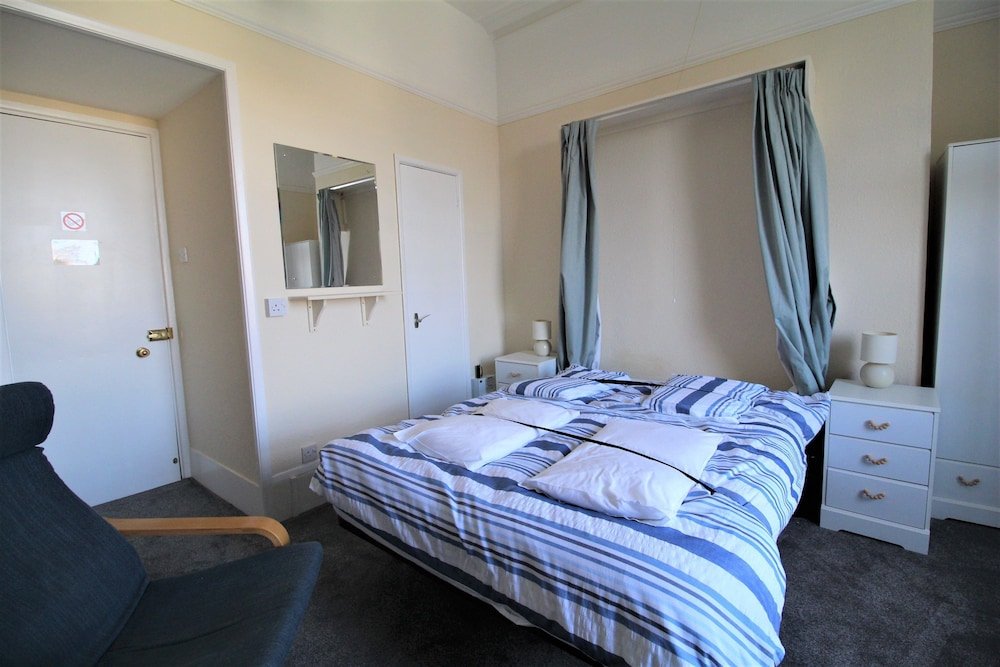 Фото Chelston Dene Holiday Apartments