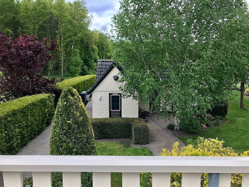 Жильё посуточно Cosy Holiday Home in Noordwolde With Garden в Вестстеллингверфе