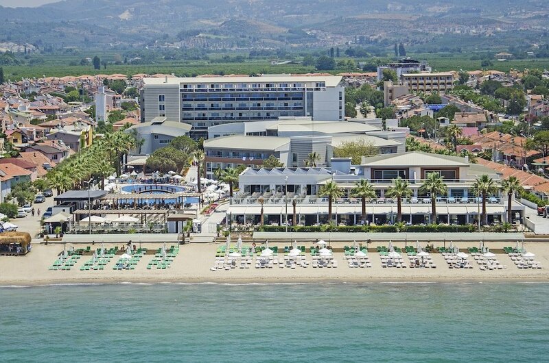 Гостиница Palm Wings Kusadasi Beach Resort в Кушадасы