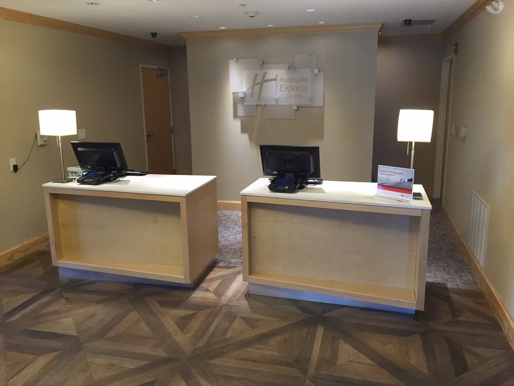 Фото Holiday Inn Express & Suites San Antonio Se by At&t Center, an Ihg Hotel